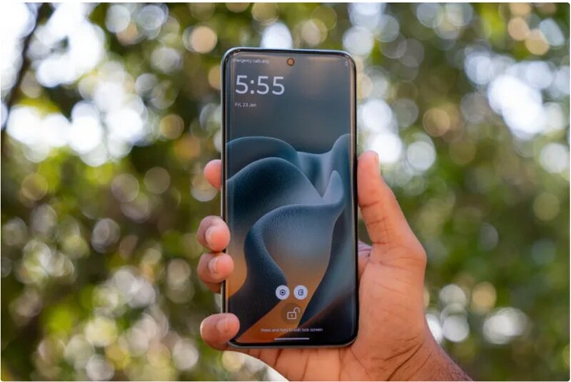 Điện thoại Motorola Edge 70 Fusion có màn hình 144 Hz, pin 7000 mAh, giá bán lại cực