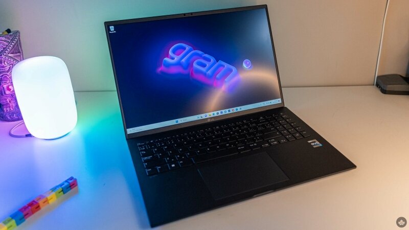 Laptop 16 inch tốt nhất 2023 - Macbook Pro 16 M2