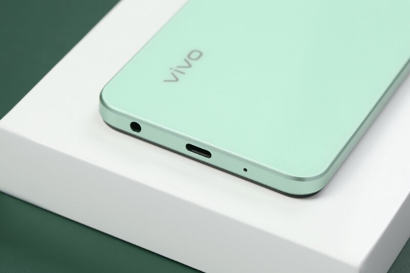 Điện thoại Vivo Y03 giá chỉ hơn 2 triệu mà
