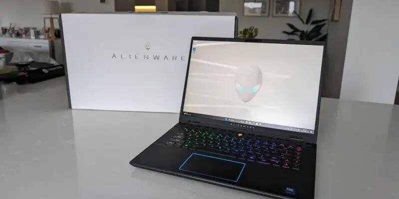 Dell Alienware m16 R2 2024: Hiệu suất tuyệt vời, tính di động cao, giá cả hợp lý!