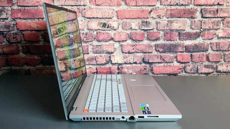 ASUS Vivobook Pro 16X OLED (K6604JI-ES96): Sự lựa chọn tuyệt vời cho laptop đa năng!