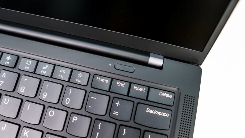 Đánh giá laptop Lenovo ThinkPad X1 Carbon Gen 9: Có nên mua trong năm 2024?