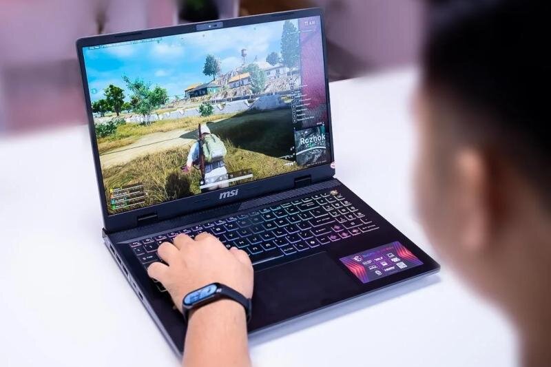 Đánh giá laptop MSI Sword 16 HX (2024) -