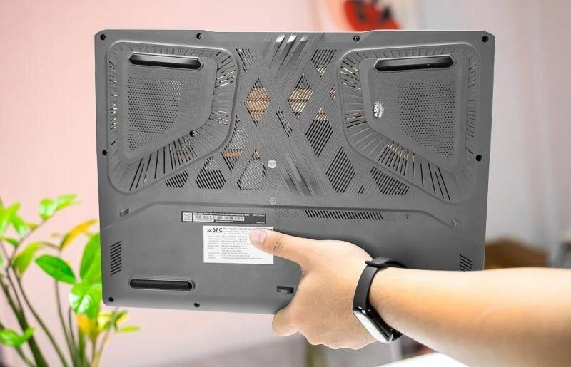 Đánh giá laptop MSI Sword 16 HX (2024) -