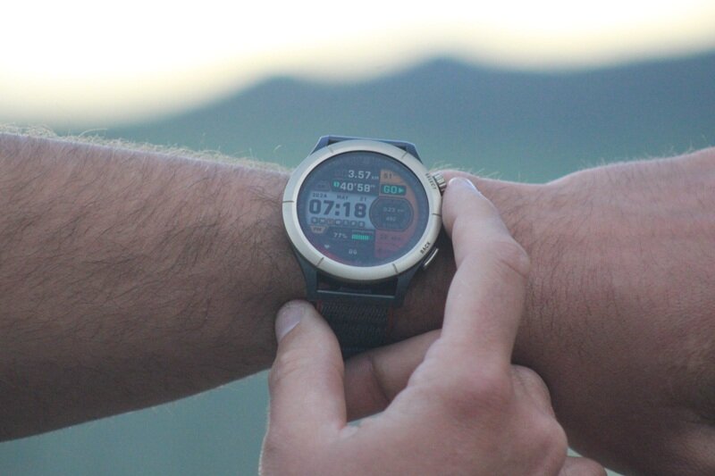 Amazfit Cheetah Pro giá đang giảm sâu,