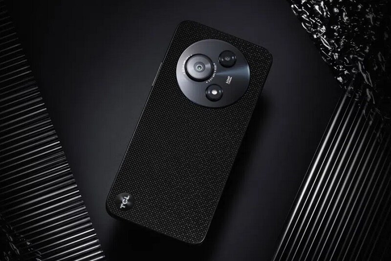 Điện thoại TCL 605 giá rất