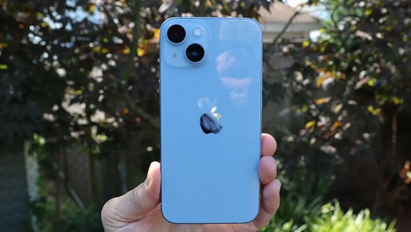 iPhone 14 VN/A giảm giá còn 12 triệu đồng, hiệu năng vẫn khiến đối thủ phải