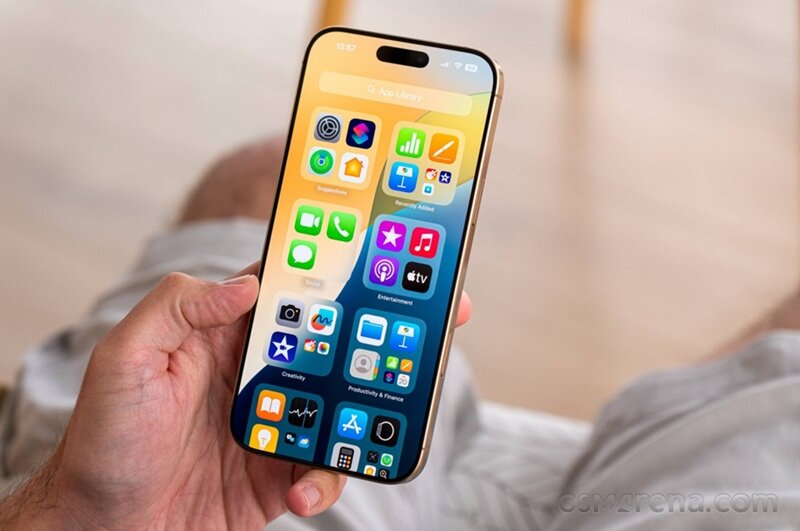 iPhone 16 Pro Max titan sa mạc hết