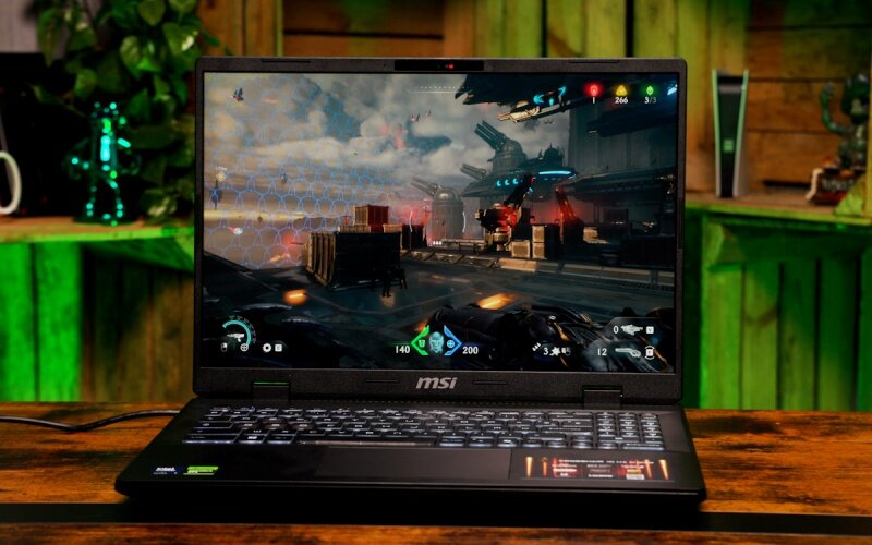 MSI Crosshair 16 HX AI D2XW – Giá hợp lý, nhưng quá nhiều thứ phải “hy sinh”