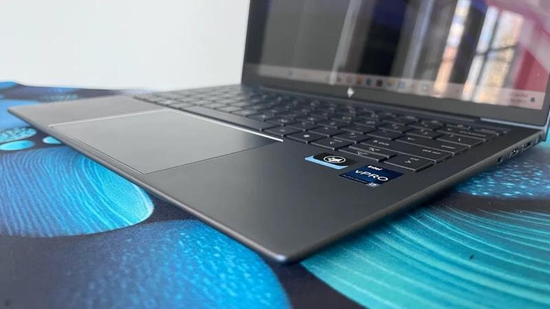 HP Dragonfly G4: Siêu di động dành cho doanh nhân, nhưng liệu có đáng giá?