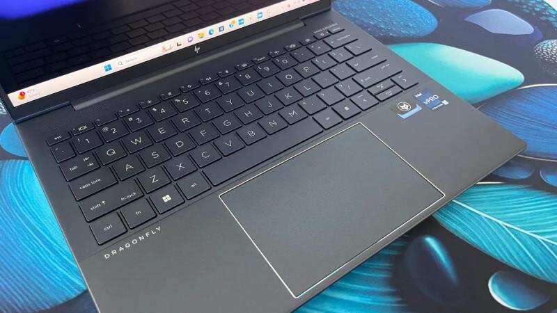 HP Dragonfly G4: Siêu di động dành cho doanh nhân, nhưng liệu có đáng giá?