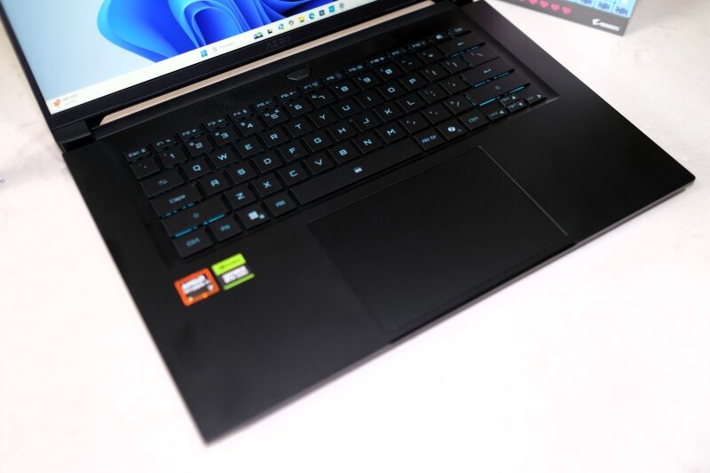 Gigabyte Aero X16 (2025): Đánh giá chi tiết laptop chơi game và sáng tạo nội dung tầm trung