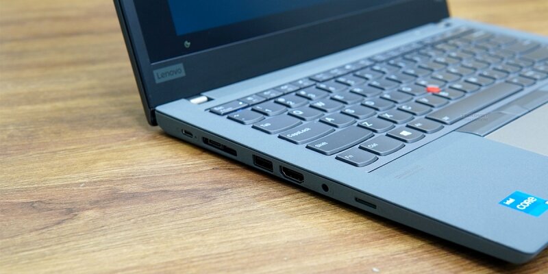 Đánh giá laptop Lenovo ThinkPad P14s Gen 3: Mạnh mẽ, nhỏ gọn