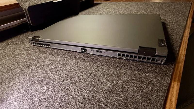 Lenovo ThinkPad P16v Gen 1: Đánh giá chi tiết về máy trạm di động giá rẻ