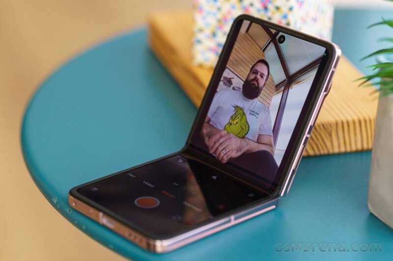 Giá giảm sâu, điện thoại gập OPPO Find N3 Flip vẫn