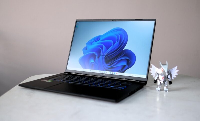 Gigabyte Aero X16 (2025): Đánh giá chi tiết laptop chơi game và sáng tạo nội dung tầm trung