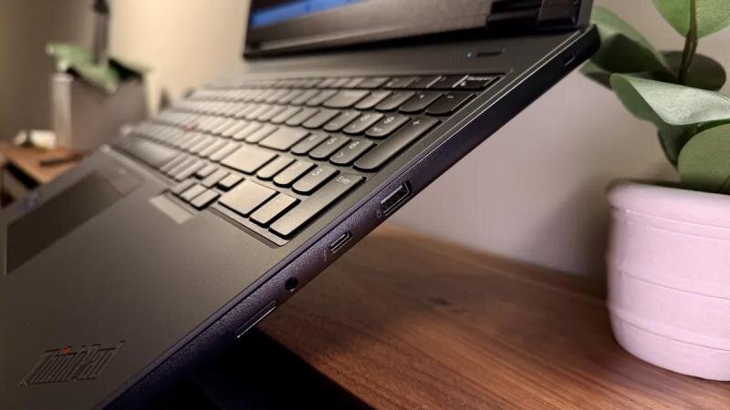Lenovo ThinkPad P16v Gen 1: Đánh giá chi tiết về máy trạm di động giá rẻ