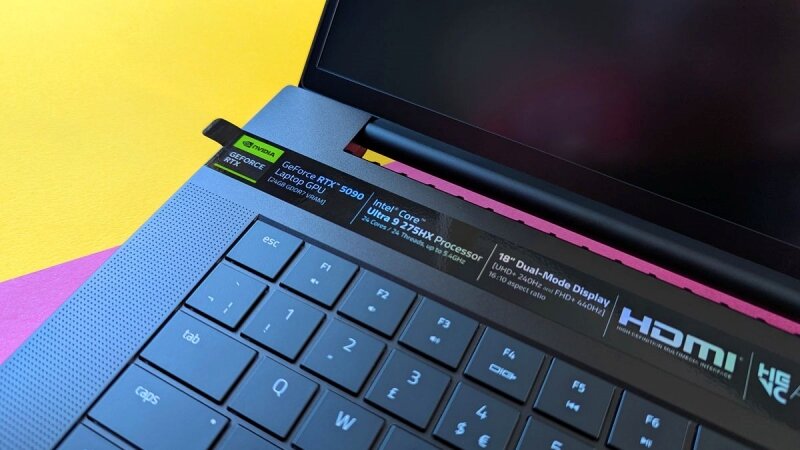 Razer Blade 18 (2025): Quái vật hiệu năng nhưng có đáng đồng tiền bát gạo?