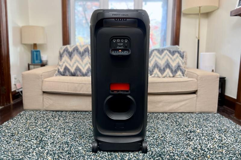 JBL PartyBox Ultimate: Quái vật âm thanh đích thực dành cho những bữa tiệc hoành tráng