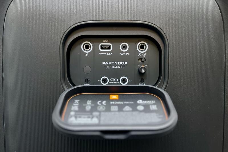 JBL PartyBox Ultimate: Quái vật âm thanh đích thực dành cho những bữa tiệc hoành tráng