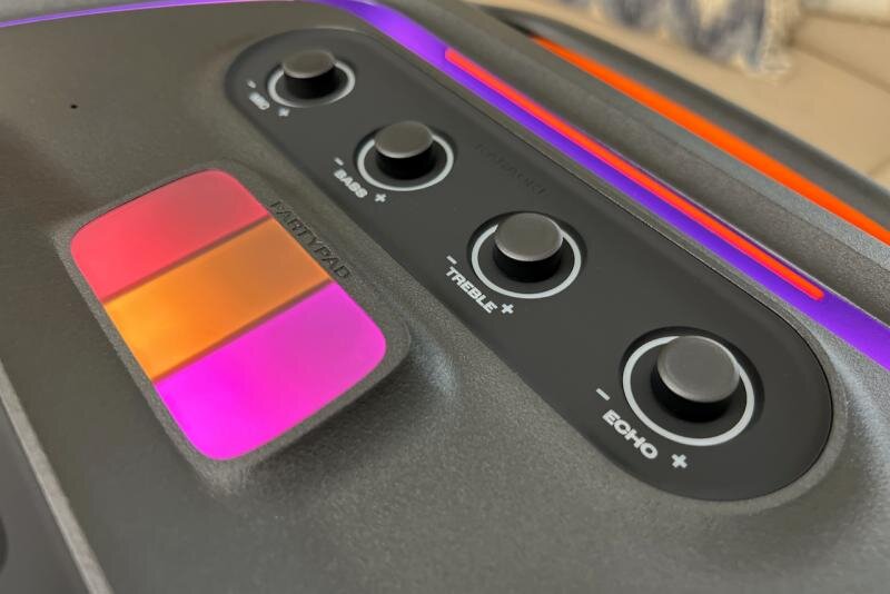 JBL PartyBox Ultimate: Quái vật âm thanh đích thực dành cho những bữa tiệc hoành tráng