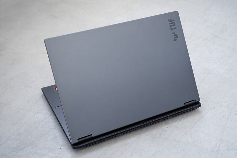 ASUS TUF Gaming A18 (2025): Quái vật 18 inch nhẹ nhất, giá tốt ngỡ ngàng