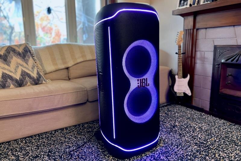 JBL PartyBox Ultimate: Quái vật âm thanh đích thực dành cho những bữa tiệc hoành tráng