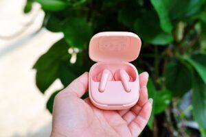 Danh gia soundcore r60i nc techz 9.jpeg