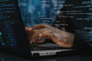 Không phải tất cả tin tặc đều là tội phạm: