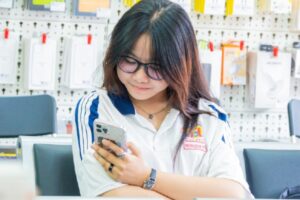 Kiem tra dien thoai truoc nam hoc moi 1786701426.jpg