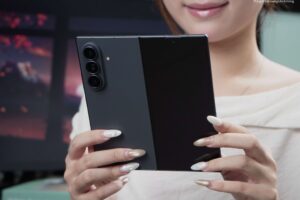 Galaxy z fold8 2.jpeg